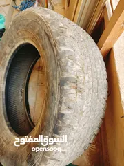  3 4 فردة طقم كاوتش عريض 285/60R/18 بحالة جيدة