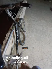  1 بسكليت الماني بحاله ممتازه -بركات شغاله- كوشوك جديد - غيارات امامي خلفي شغال-قابل للتفاوض بسعر حرق