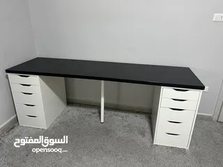  1 مكتب للدراسة والشغل ايكيا باللون الاسود والابيض كبير