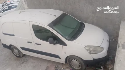  8 قهوة للبيع سيارة فان بيجو بارتنر 2013 مجهزة للعمل قهوة وكفتيريا السياره شغالة ومتحركة بحالة جيدة جدا