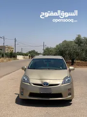  1 تويوتا بريوس موديل 2011