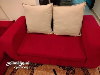  1 طقم كورنر 9  مقاعد بحالة جيدة جدا لون خمري وبيج