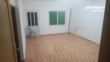  3 شقة غير مفروشة للايجار