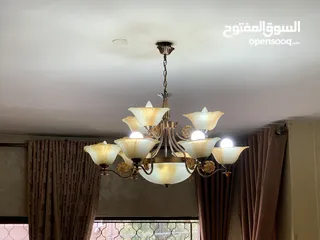  6 ثريات بحاله جيده للبيع عدد 4 بسعر 60