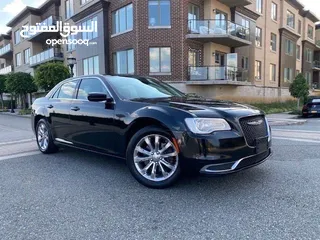  1 Chrysler 300, V6 3.6L Model 2018 USA spec