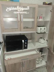  1 kitchen cabinet