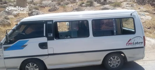  4 باص هونداي h100 لون ابيض