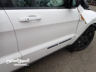  9 جيب كراند شيروكي