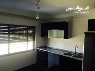  13 شقه مع روف للبيع في رجم عميش