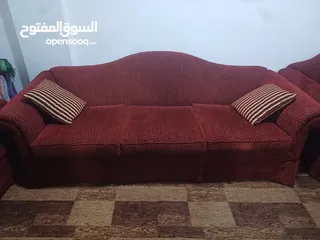  1 طقم كنب بحاله جيده 7 مقاعد