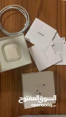  6 سماعة ابل 3 كوبي ون ماستر ما بتفرق كثير عن الأصلية ول استعمال فيها خدش من ورا مثل ما هو موضح بل صورة
