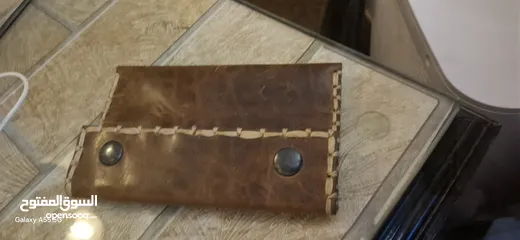  7 محفظة ايطالي صنع يدوي HandMade جلد طبيعي صافي اصلي من الداخل والخارج (جديدة)  حجمها ممتاز مناسب لاي