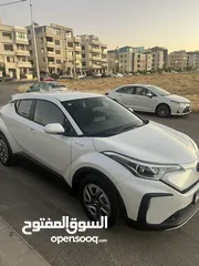  3 تويوتا كهرباء موديل 2022، استخدام خاص وسيارة بحالة ممتازة، قطعت 44 الف كيلو، تمشي 400 كيلو بالشحنة