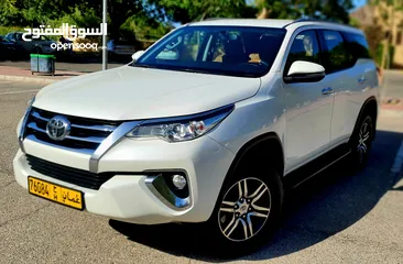  28 Mint Condition  GX.R V6 AAA Insured Toyota Fortuner