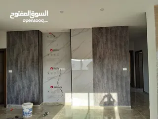  13 شقق طابقيه ارضيه  جديده فاخره في الزرقاء الجديده شارع الونك ( الكرامه )
