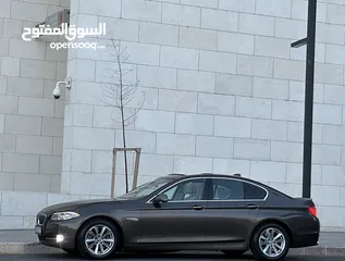  8 BMW 520i 2013  لون بني مميزه فحص كامل كرت ابيض فل الفل اعلى صنف جميع الاضافات