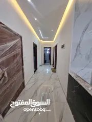  12 فيلا للبيع