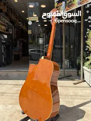  4 جيتار شنايزر جديد كولتي عالي ضمان سنه مع حقيبه وريشه وطقم اوتار هديه