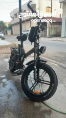  1 دراجة كهربائية