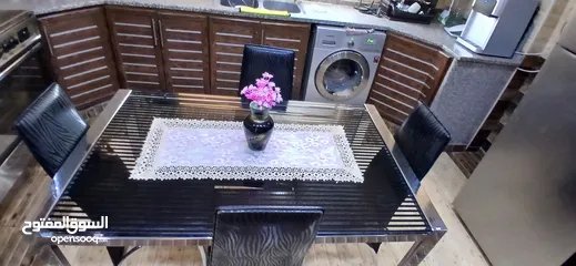  1 طاوله سفره / ديكور شاشاه للبيع