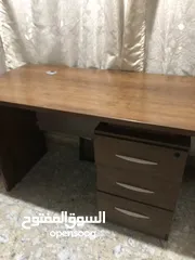  2 مكتب خشب طاوله مع جرارات  بحاله ممتازه مستعمل  120*60  اثاث مكتب  البالوع  السعر قابل للتفاوض