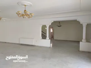  5 فيلا مستقلة مميزة للبيع بالسابع منطقة الكوزمو -الرقم المرجعي 12052