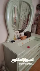  3 غرفة نوم ماستر بدون تخت  للبيع