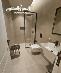  11 شقق شقة للايجار الرياض حي الملقا  ثلاث غرفة  صالة  مطبخ  ثلاث حمامات  الشقة مفروشة بلكامل  السعر 35