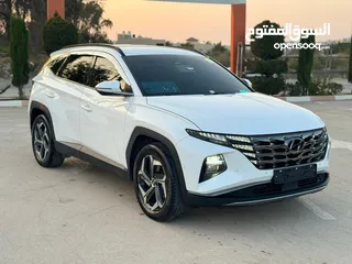  8 هونداي توسان هايبرد