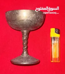  26 (تخفيض السعر) 102 قطعة من نوادر ونواعم النحاسيات و 10 مداليات نحاس. التفاصيل داخل الوصف.