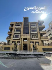  3 شقق فاخرة للبيع مساحات 184م