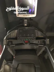  1 اجهزه لياقه بدنيه شركة بريكور الامريكيه  جهاز مشي و جهاز الييتكل بسكليت واقف