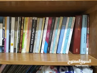  4 مكتبة منزلية للبيع مع الكتب بداخلها
