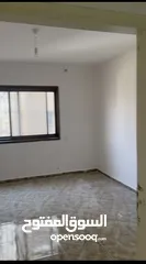  2 شقة مكونة من 3 غرف نوم +حمامين +صاله + مطبخ + ساحة خارجية في المخفية