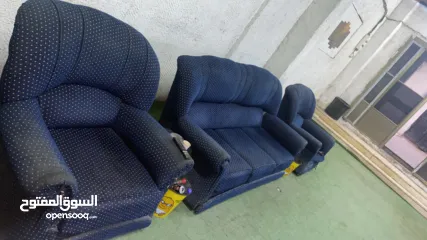  5 شاشات وثلاجة وطاولة بلياردو