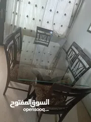  1 طاوله سفره جديده مافيها ولا خدشه