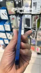  6 iPhone 12 64 GB  البطاريات من 88-93 مكفول اسبوعين