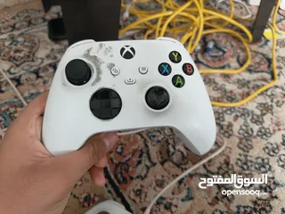  2 اكس بوكس سيريس اس للبيع بسعر مناسب قابل للتفاوض بشيء بسيط .........120فريم 2K