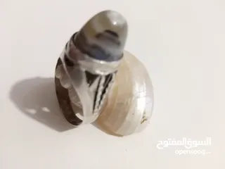  4 خاتم انتيك مرصع بحجر سليماني نادر