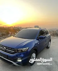  1 سيارة T كروس