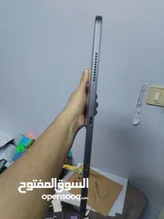  5 iPad Pro 12.9" M1 (256GB) بحالة ممتازة + Smart Folio