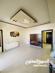  2 شقة بالرابية طابق ثالث 180م2 فارغة 3 غرف نوم (1) ماستر 3 حمامات إطلالة مميزة.