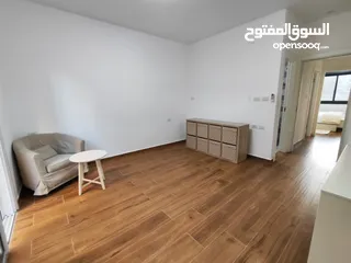  14 شقة مفروشة فخمة مع حديقة خاصة للإيجار في عين منجد