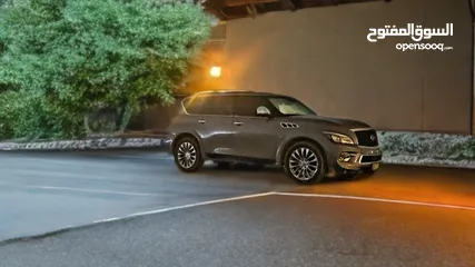  10 إنفينيتي QX80 للبيع نظيف جداً