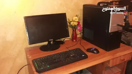  2 جهاز كمبيوتر كامل شبه جديد مع شاشة سامسونج للبيع