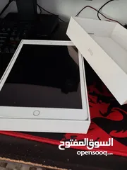  1 ايباد 8 32g مستعمل بحالة ممتازة جدا معاه كل اغراضه الوصلة والعضمة  الاصليات  للبدل على ايفون او بيع