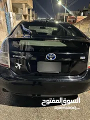  3 بريوس 2011 لون اسود ملوكي بحالة ممتازة نخب اول