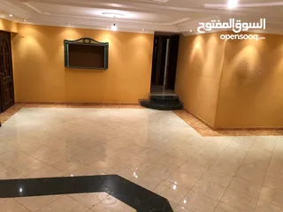  6 200 متر سوبر لوكس على شارع الزهراء الرئيسى