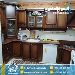 8 شقه مميزه جدا في حي راقي مع اطلاله جميله