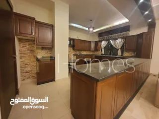  11 شقة باطلالة عالية للبيع في رجم عميش بمساحة بناء 270م